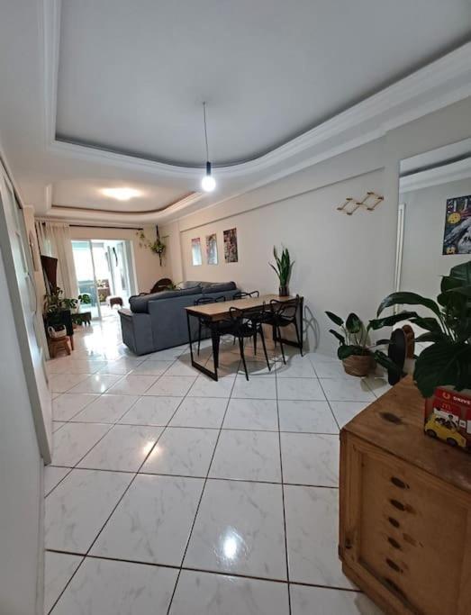 Apto Com Terraco, Mesa De Bilhar